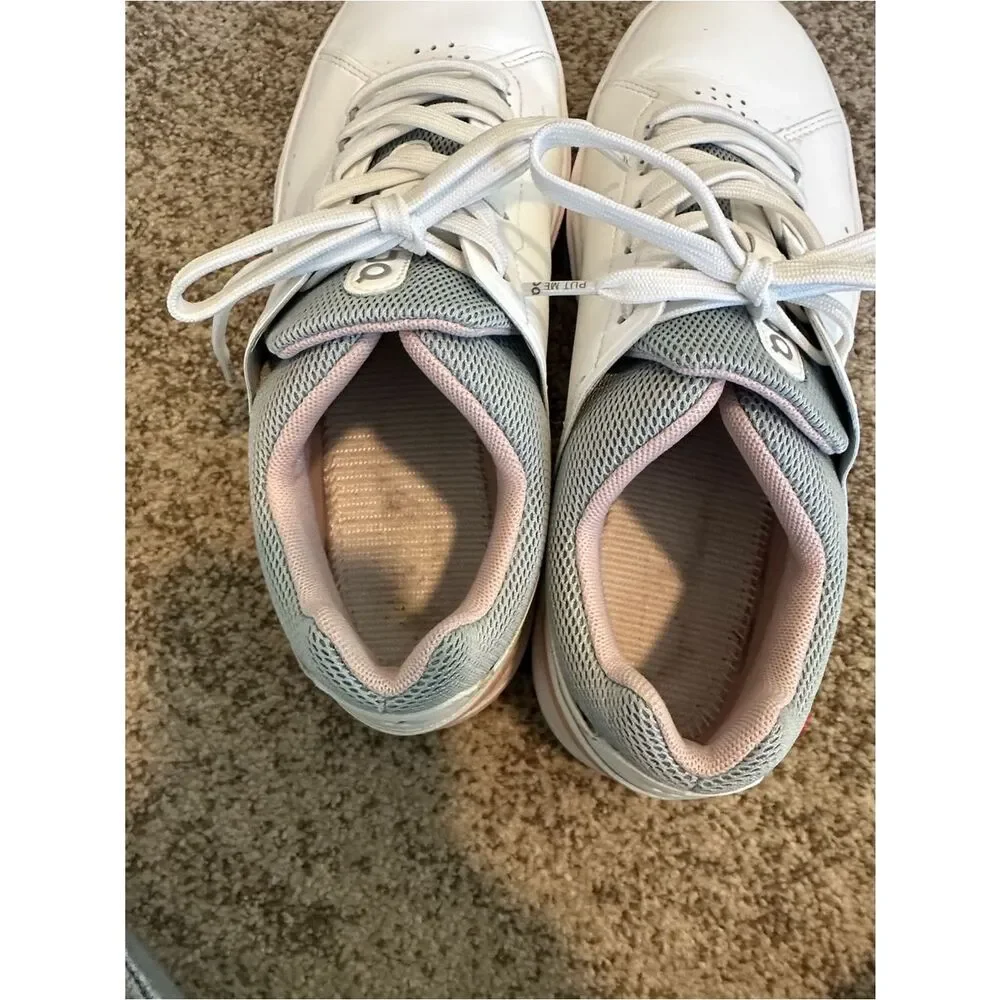 On Running The Roger Advantage Women’s Sneaker 10